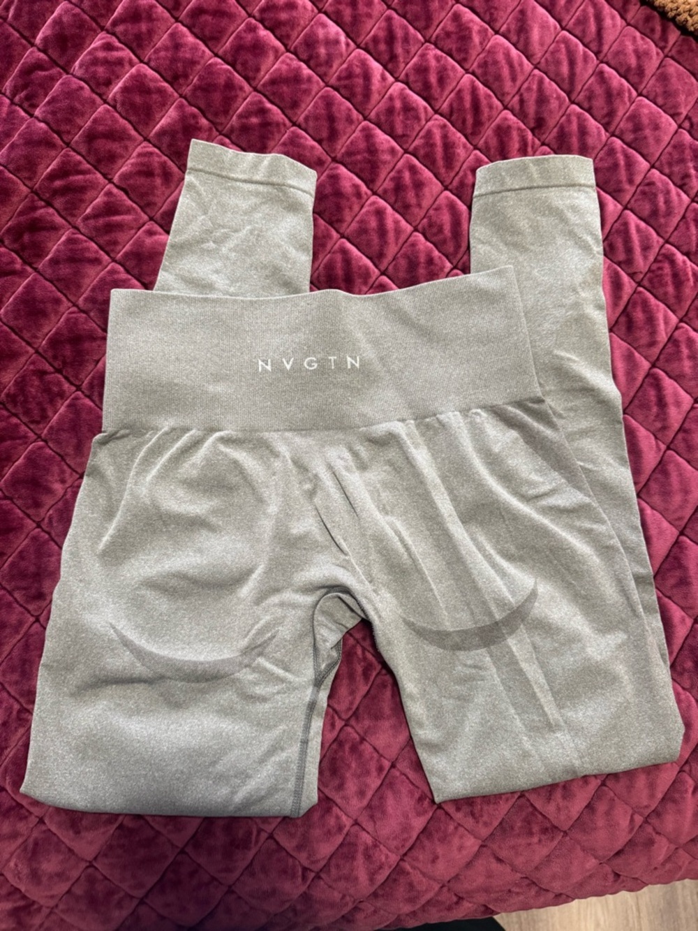 NVGTN Silver Shimmer High-Waist Leggings